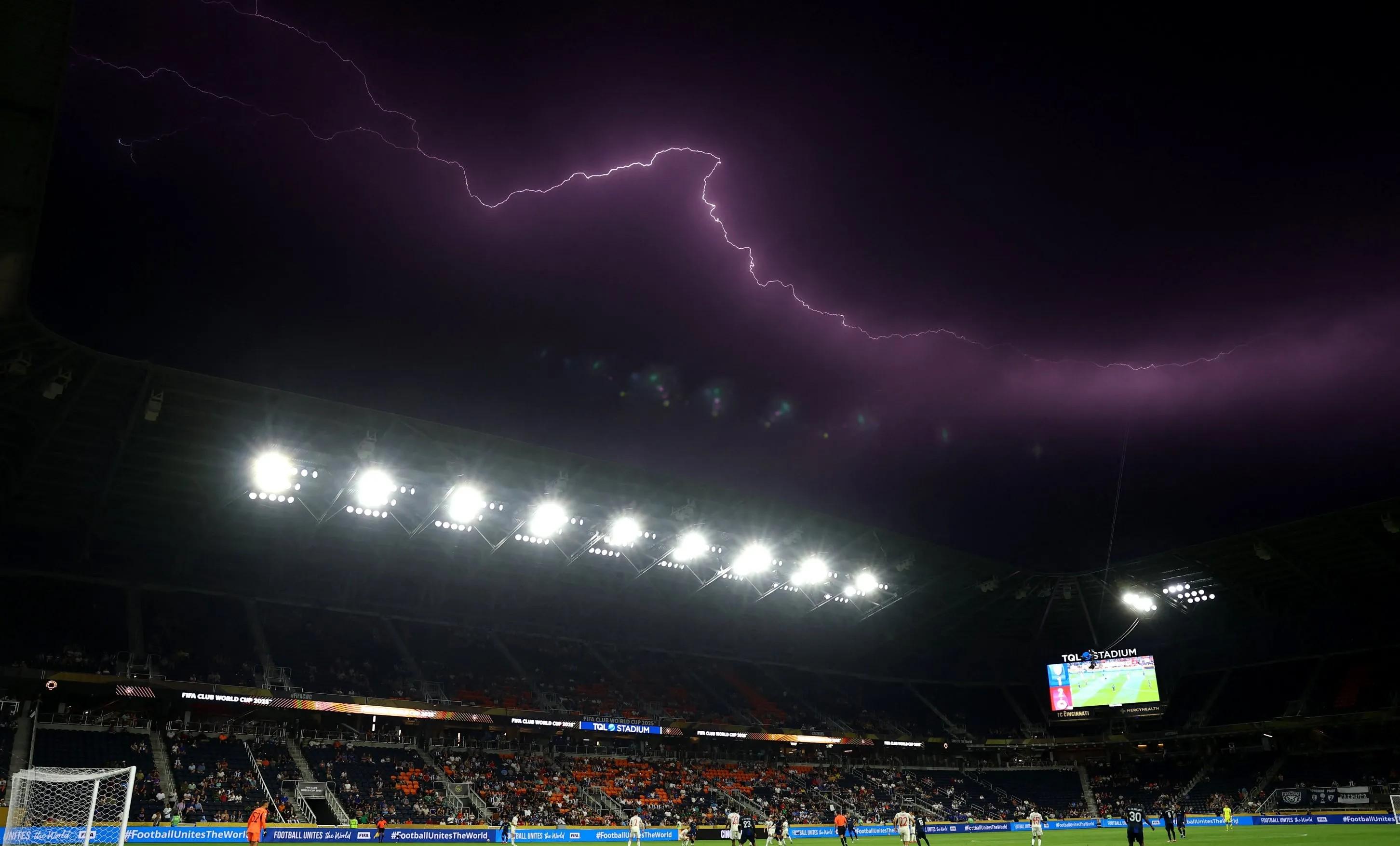 穆古鲁扎回归赛场，惊险取胜首场状态亮眼，切尔西观众沸腾！的简单介绍