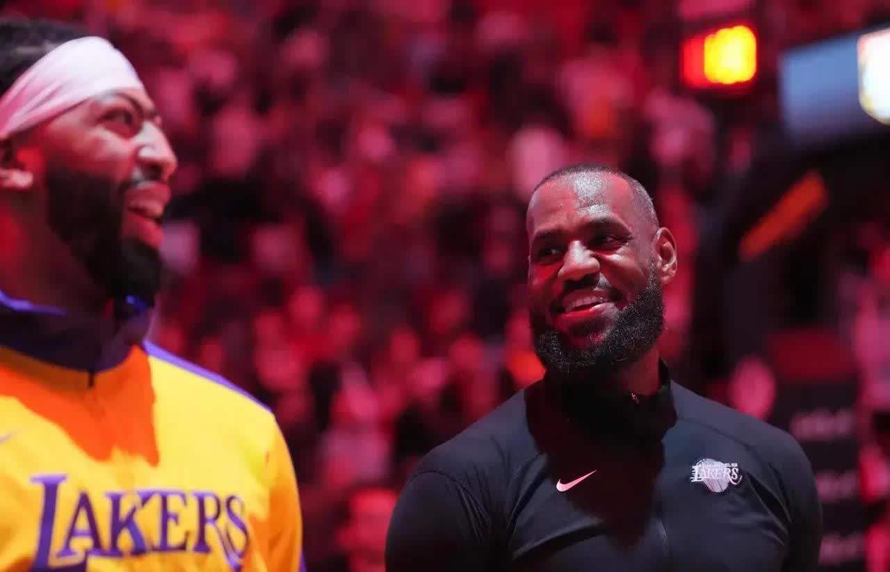  浓眉哥巅峰对决，哈兰德与60激战中国队分钟，突破纪录胜负难料！